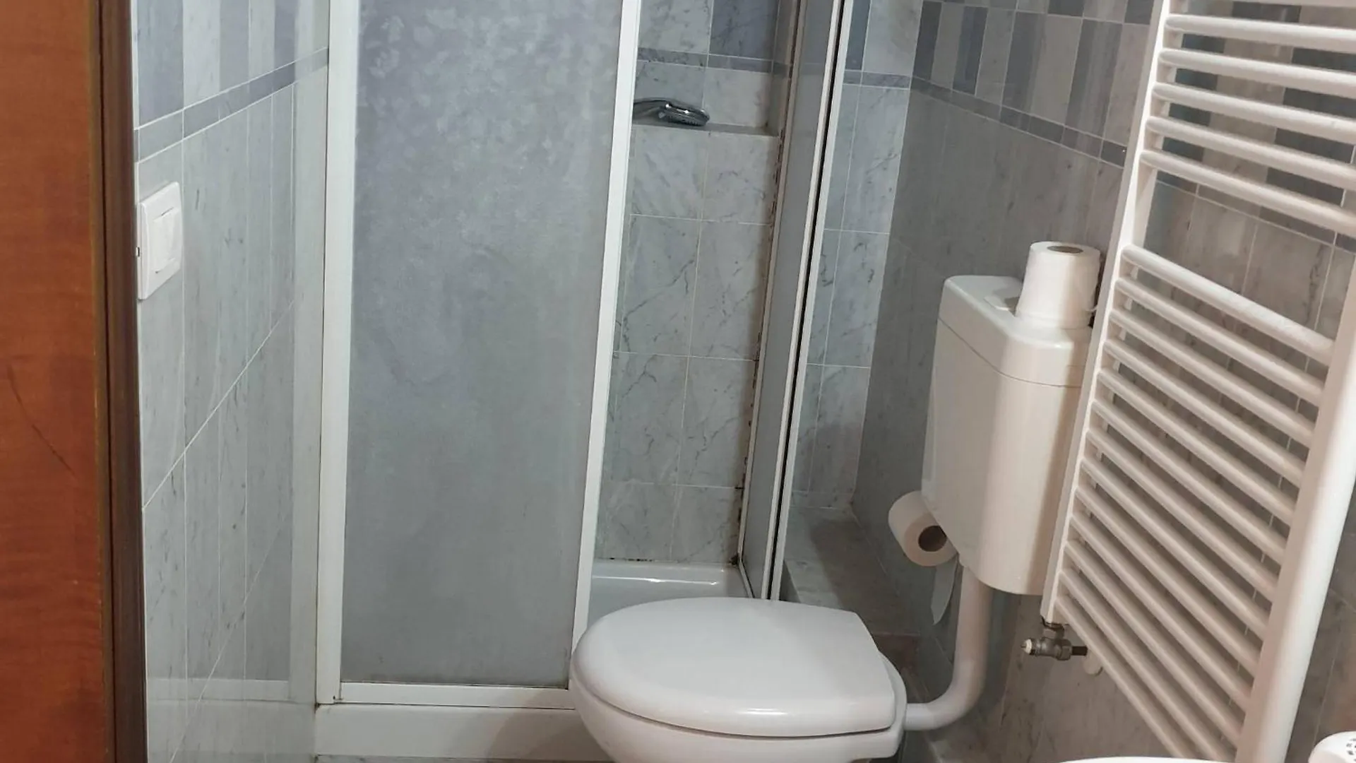 Chiesa Apt - Dolcevita Holiday Apartment Florence